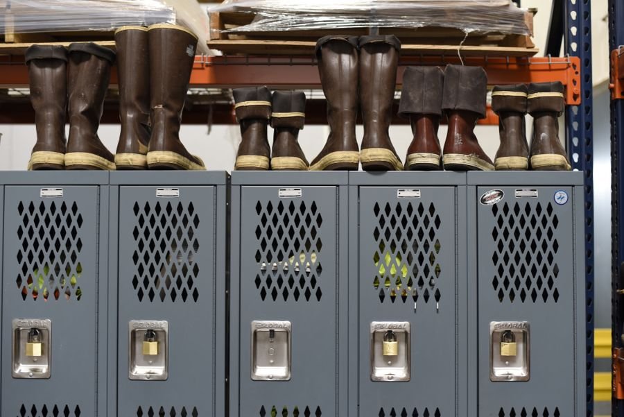 Safety shoes and work boots